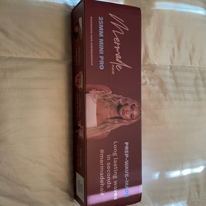 Mermade 25mm mini pro hair waver.